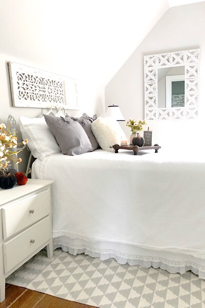Fall decor in the bedroom -building from a neutral base 