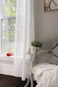 Fall decor - using a pop of colour