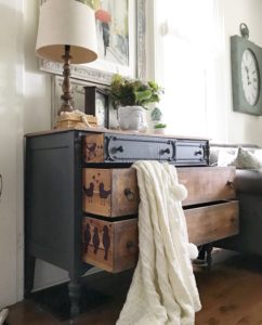 Chalkpainted dresser