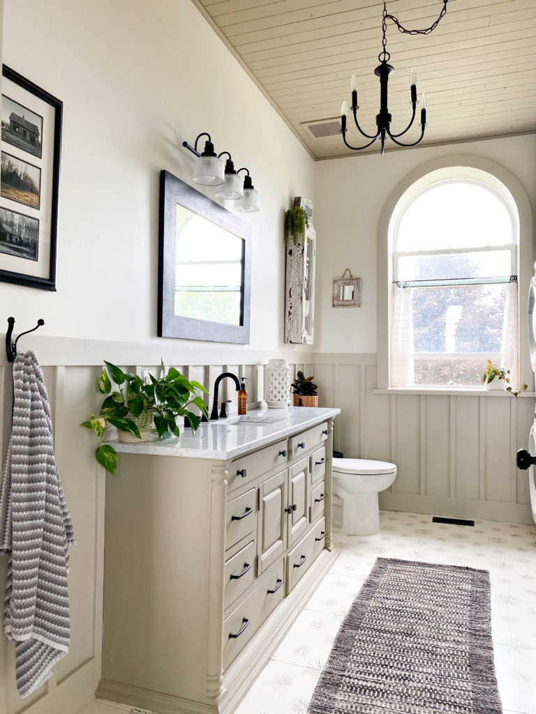 Farmhouse Bathroom update - after
