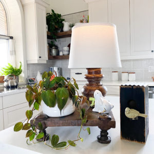 Cordless lamp styled on island